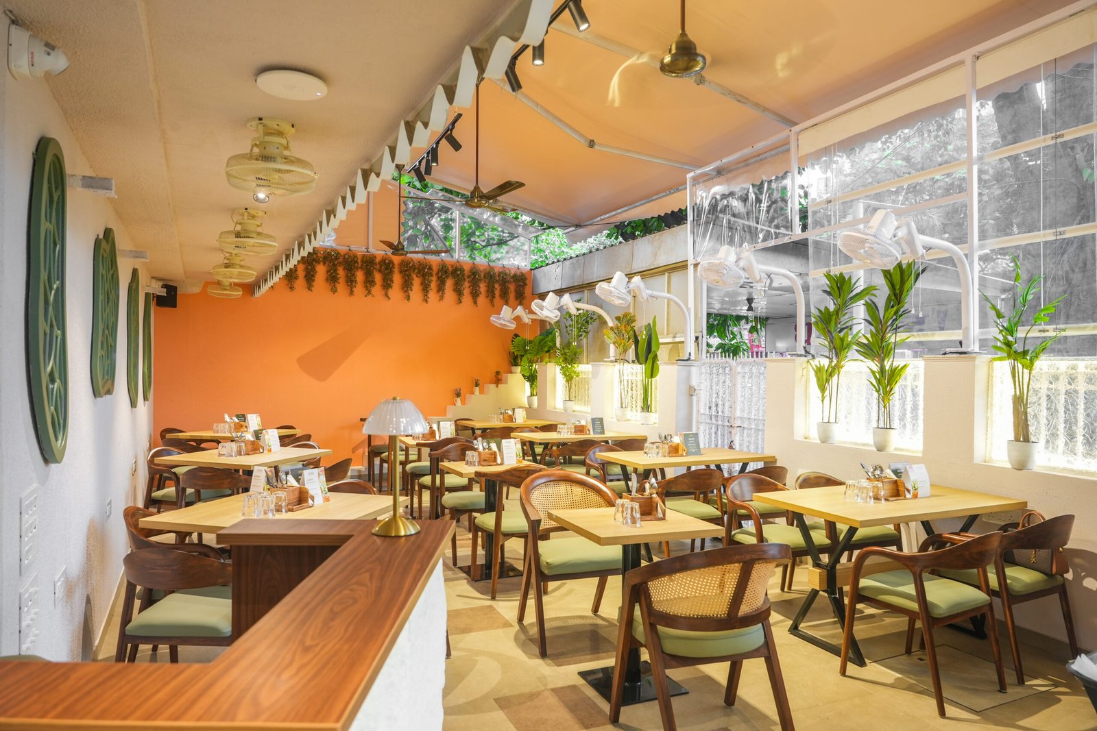 The garden dining room at IVŌAK
